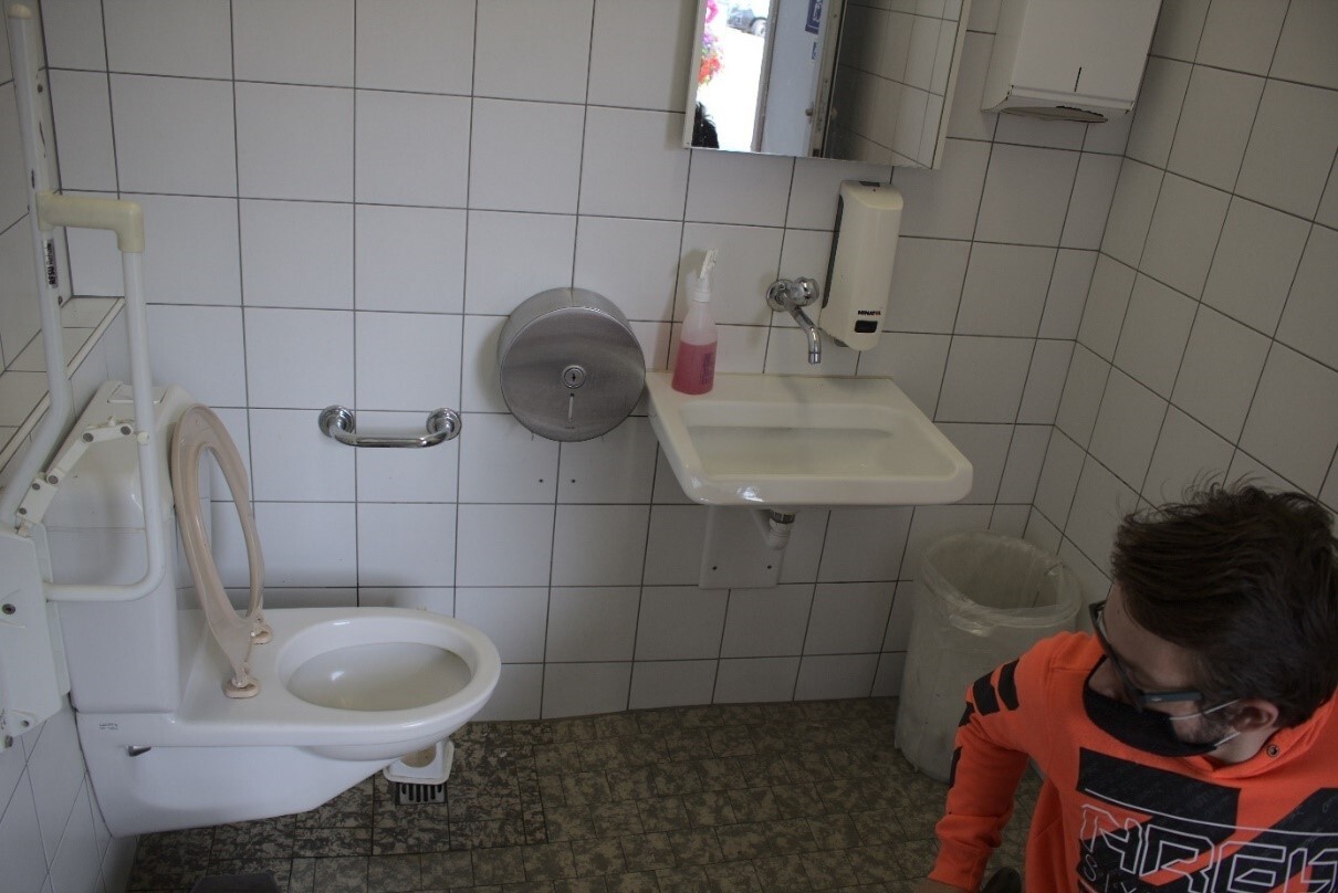 rollstuhl wc am bahnhof schüpfheim